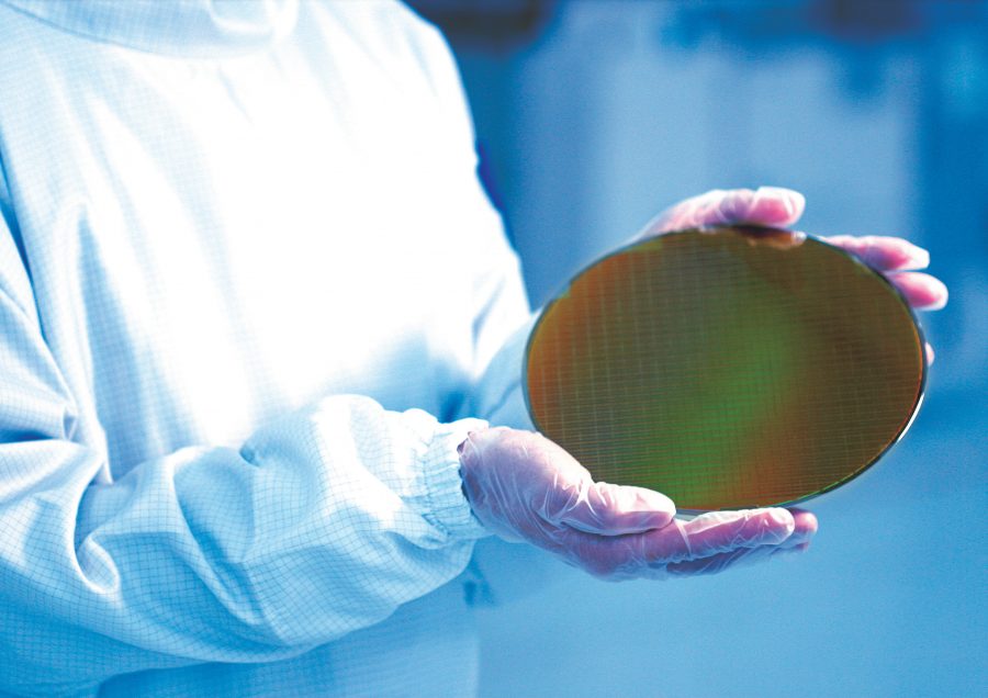 EDA 소프트웨어는 인텔(Intel), TSMC 또는 삼성과 같은 칩 제조업체에 최종적으로 보내질 제품을 작업하는 엔지니어에게 중요한 설계 도구다.(사진=EDA Solutions)
