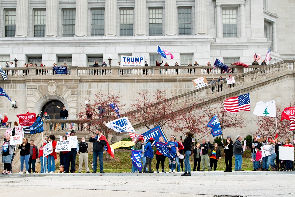 2020년 11월 14일, 미국 미주리 주 의사당 앞 "Stop Steal" 운동 관련 이미지(사진 =셔터스톡)