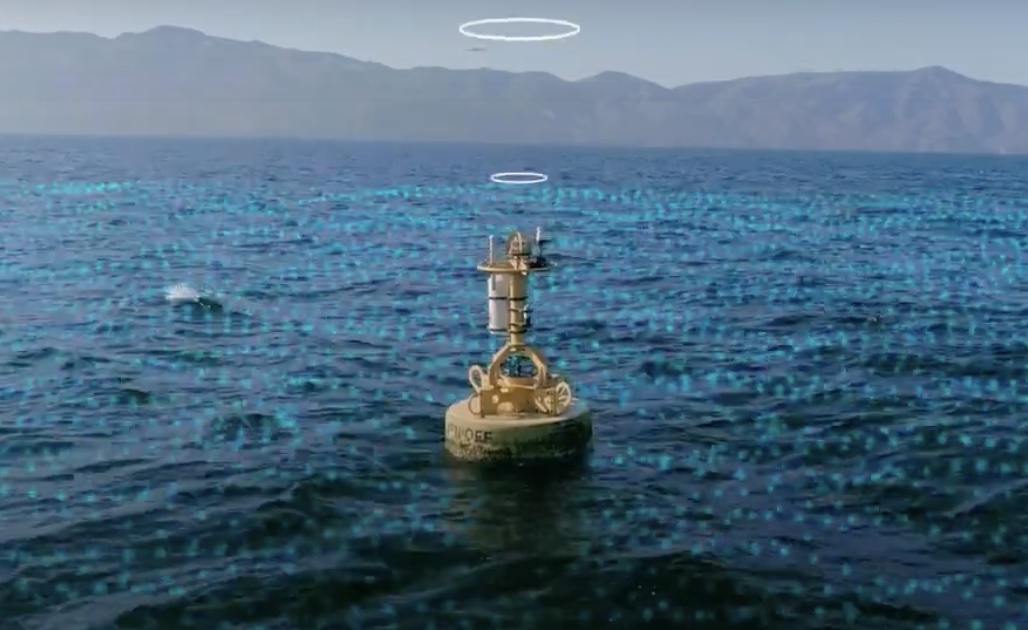 고래 위치 파악 부표 설명하는 이미지(사진=해양포유류센터 유튜브 캡처)