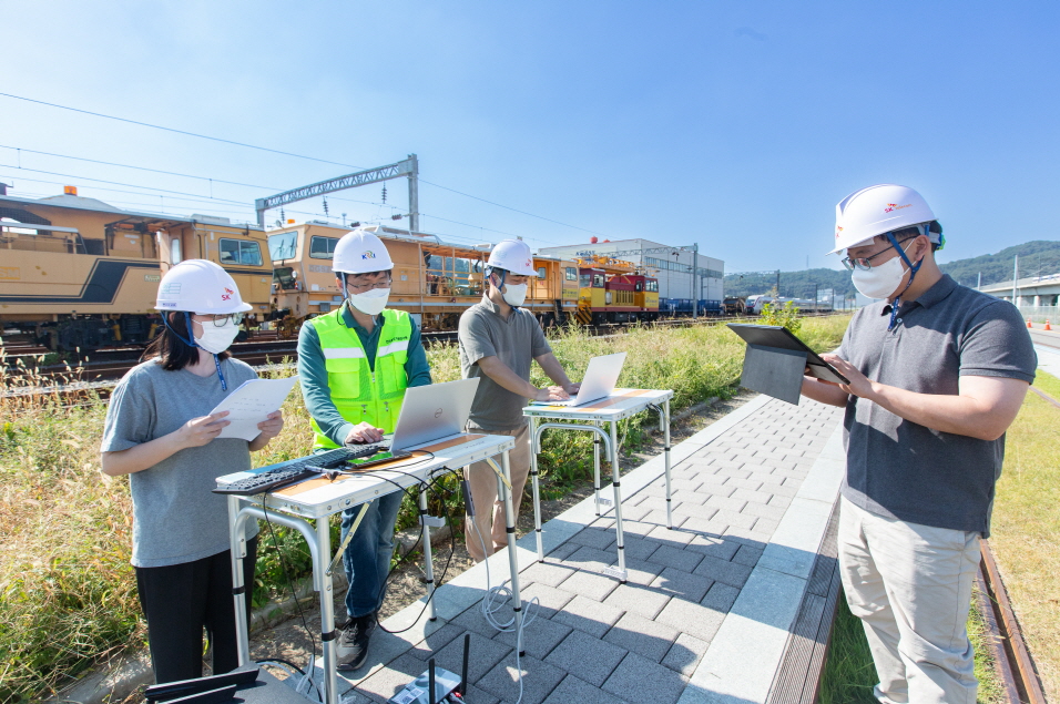 SKT, 철도연과 5G 기반 열차 자율주행 통신 테스트 성공 (사진=SKT)