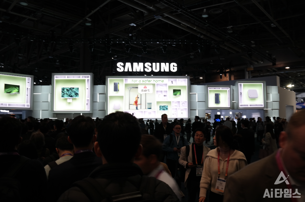 오전 내내 장사진을 이룬 삼성전자 부스