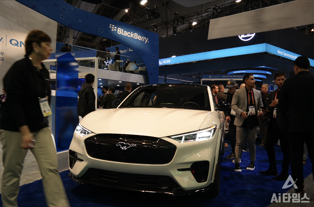 플랫폼 솔루션 '아이비'를 선보인 블랙베리 부스