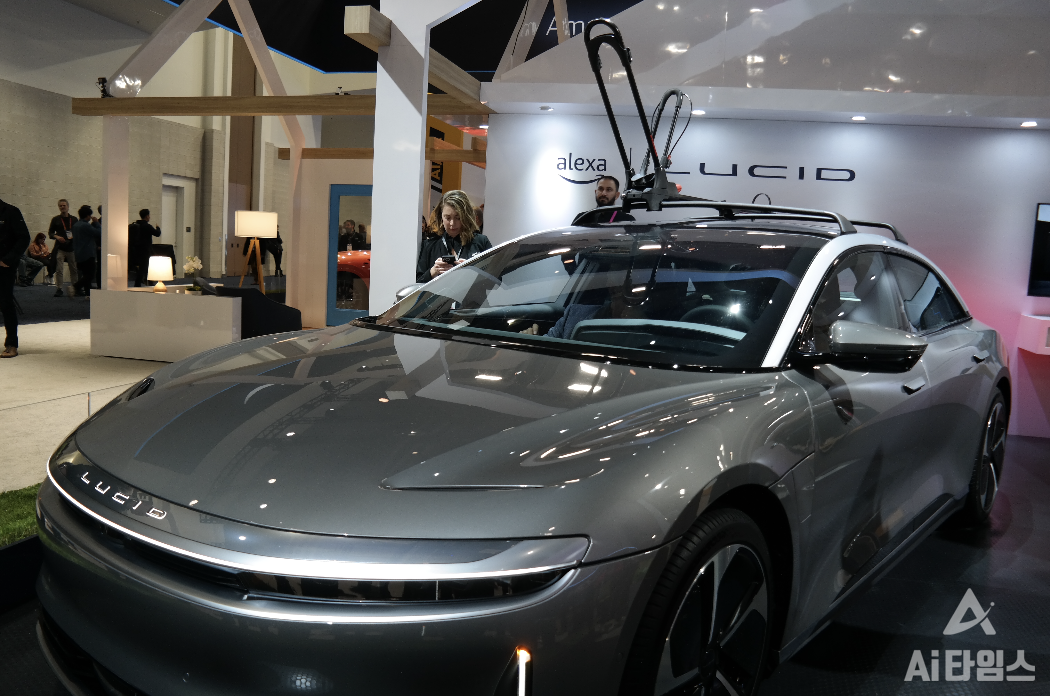 아마존 '알렉사'가 탑재된 루시드 모델