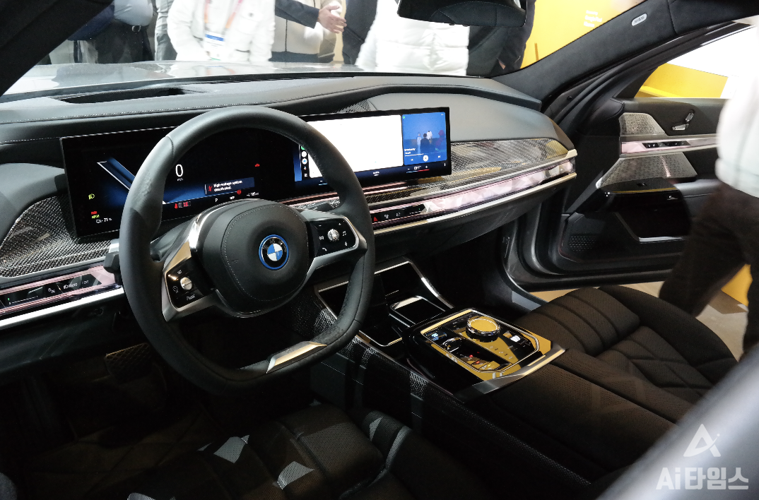 '안드로이드 오토'가 탑재된 차량 내부