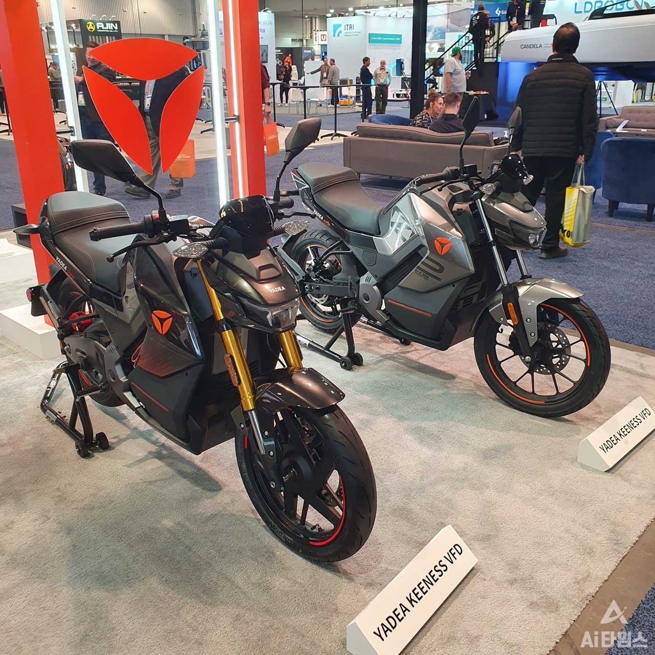 스쿠터 전문 야데아가 공개한 고속 전기 오토바이