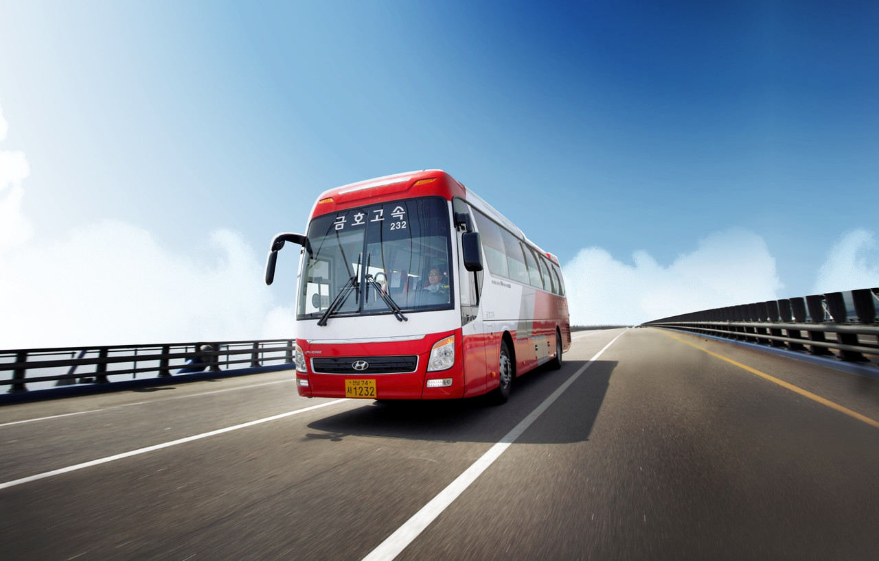플릿튠은 금호고속버스의 노선을 분석해 운영에 도움을 주는 AI솔루션 컨설팅 용역을 완료했다. (사진=플릿튠)