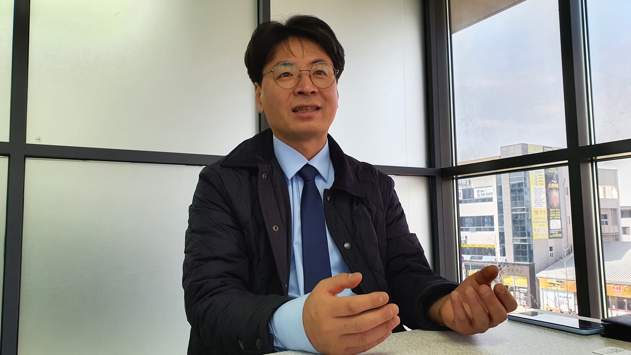 김전일 엑스오 대표가 올해 사업 계획에 대해 설명하고 있다.