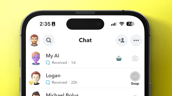 채팅 목록 최상단에 배치된 마이 AI 챗봇 (사진=스냅챗)