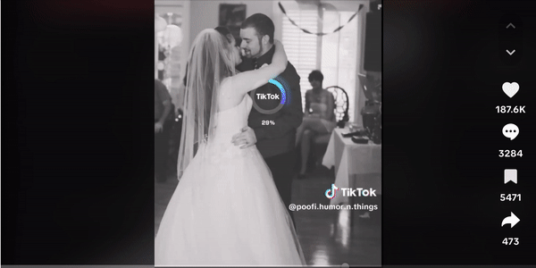 틱톡 이용자가 올린 영상. AI 필터를 무작위로 적용해본 사진에서 남성이 지워지자 자신은 앞으로 결혼하지 못할 조짐이라며 낙담하고 있다.(출처=@poofi.preterist.4people의 틱톡)