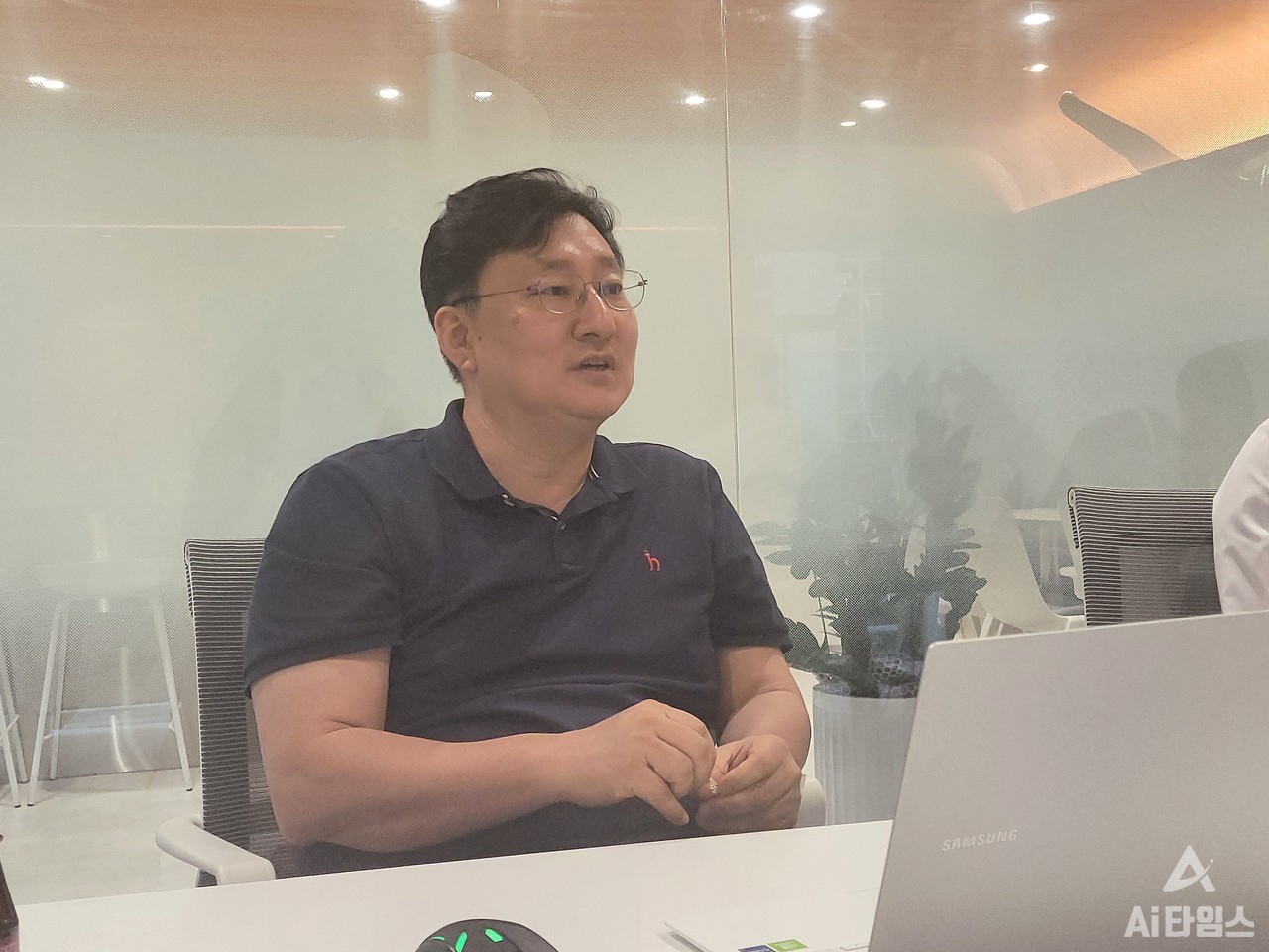 이두식 대표가 기술적인 장점을 설명하고 있다.