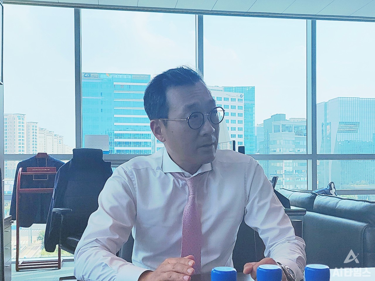 회사의 비전을 설명 중인 강용성 대표