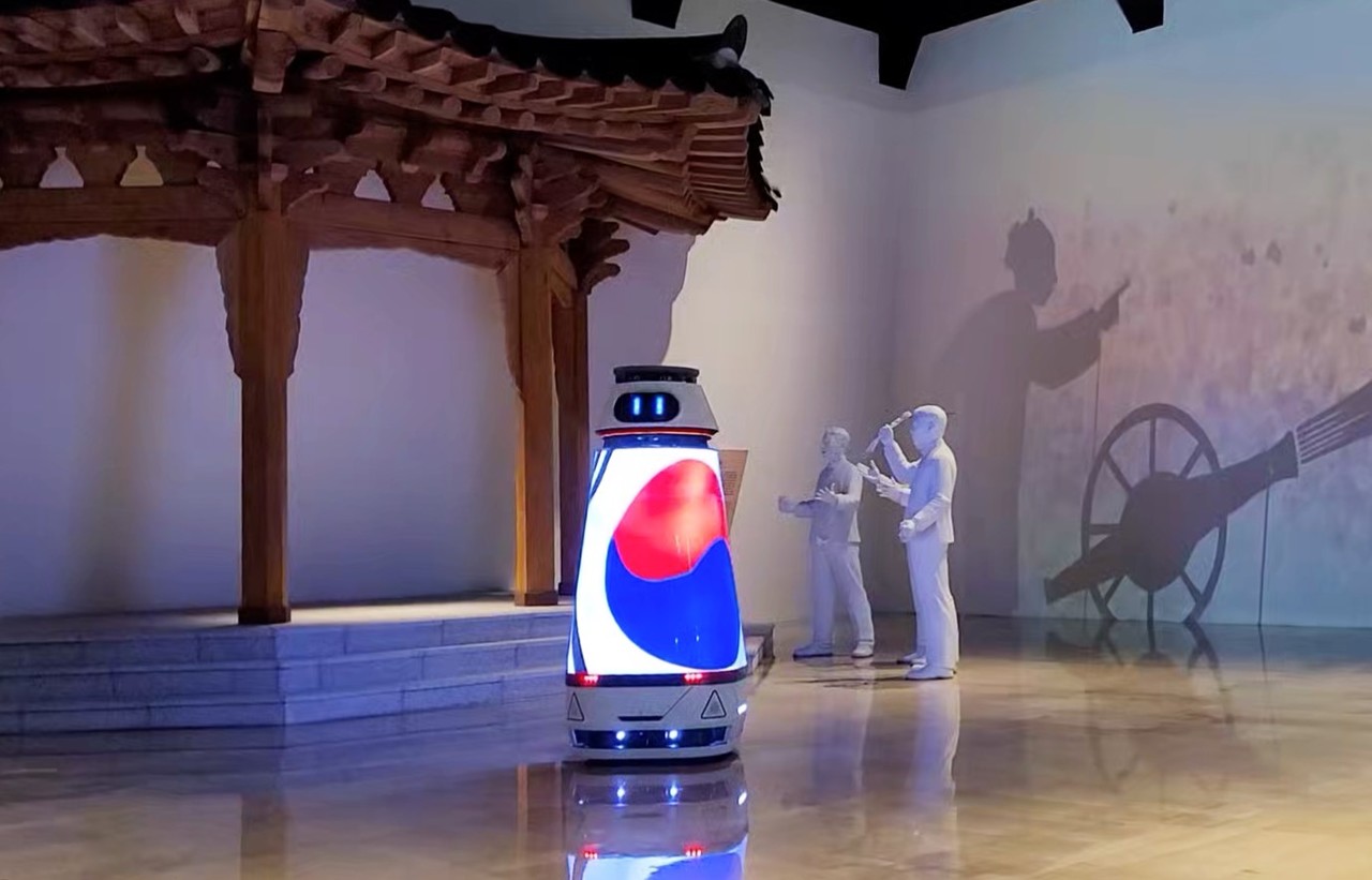 인티그리트(대표 이창석)이 '독립기념관'에 컨시어지 로봇 '디코닉'을 공급했다. (사진=인티그리트) 