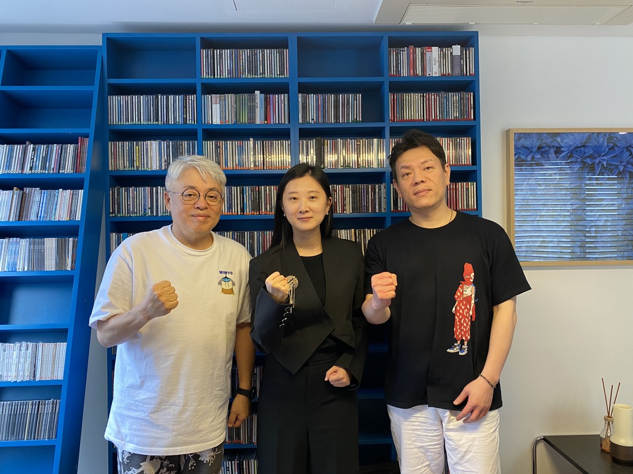 김형석 노느니특공대 엔터테인먼트 김형석 대표(왼쪽부터)와 박지은 펄스나인 대표, 프로듀서 전자맨이 포즈를 취하고 있다. (사진=펄스나인)