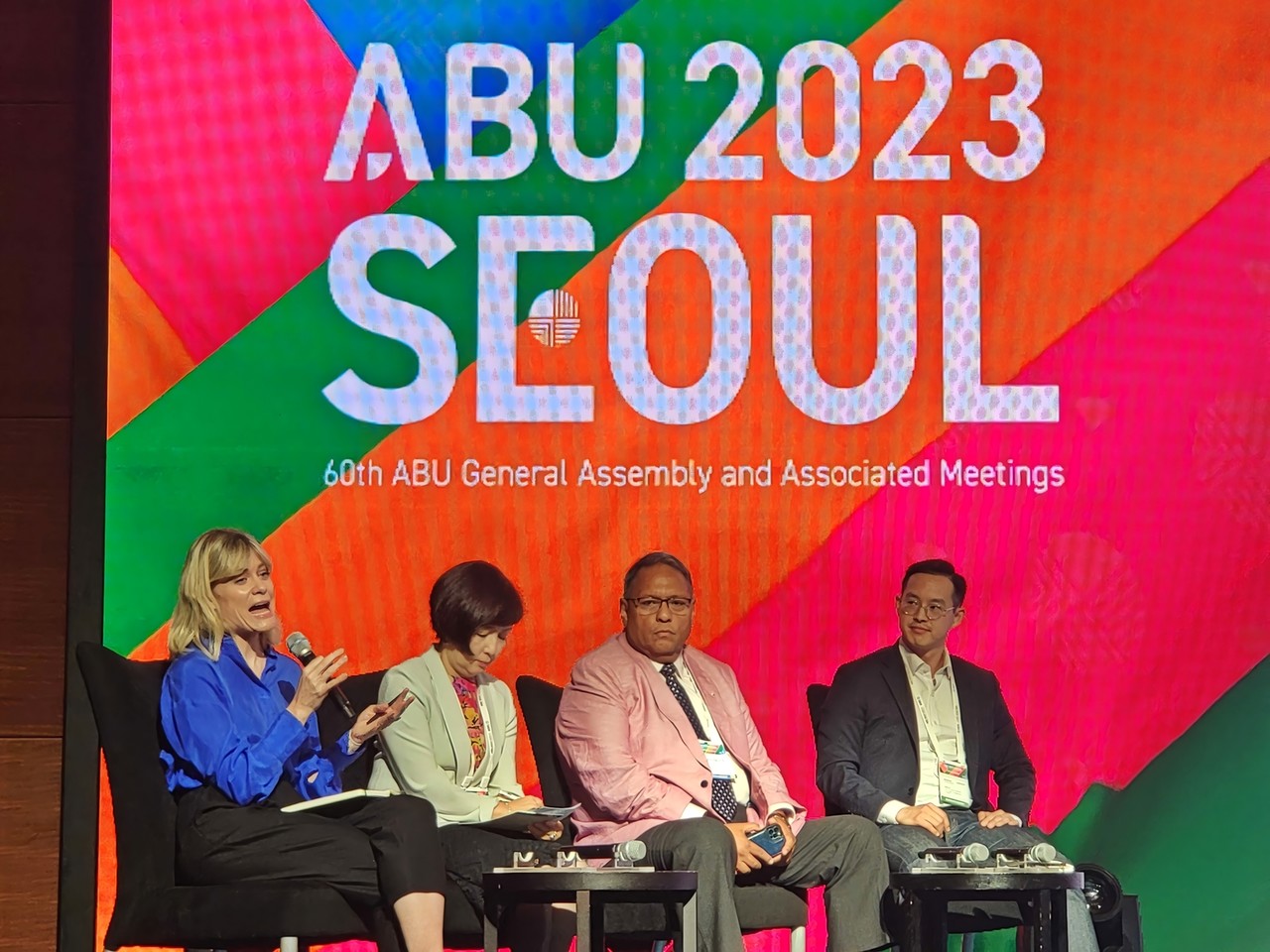 김재호 딥브레인AI 사업개발그룹 차장(오른쪽 첫번째)이 '2023 ABU 서울총회'에 참석하고 있다. (사진=딥브레인AI)