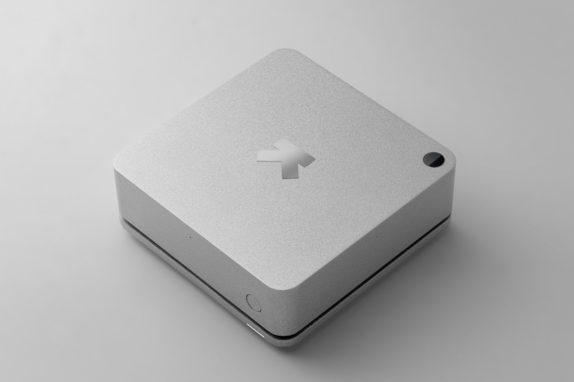 '올트라휴먼 홈'은 한정된 공간 내에서 사용자의 건강을 모니터링 하는 하드웨어 장치다. (사진=울트라휴먼)