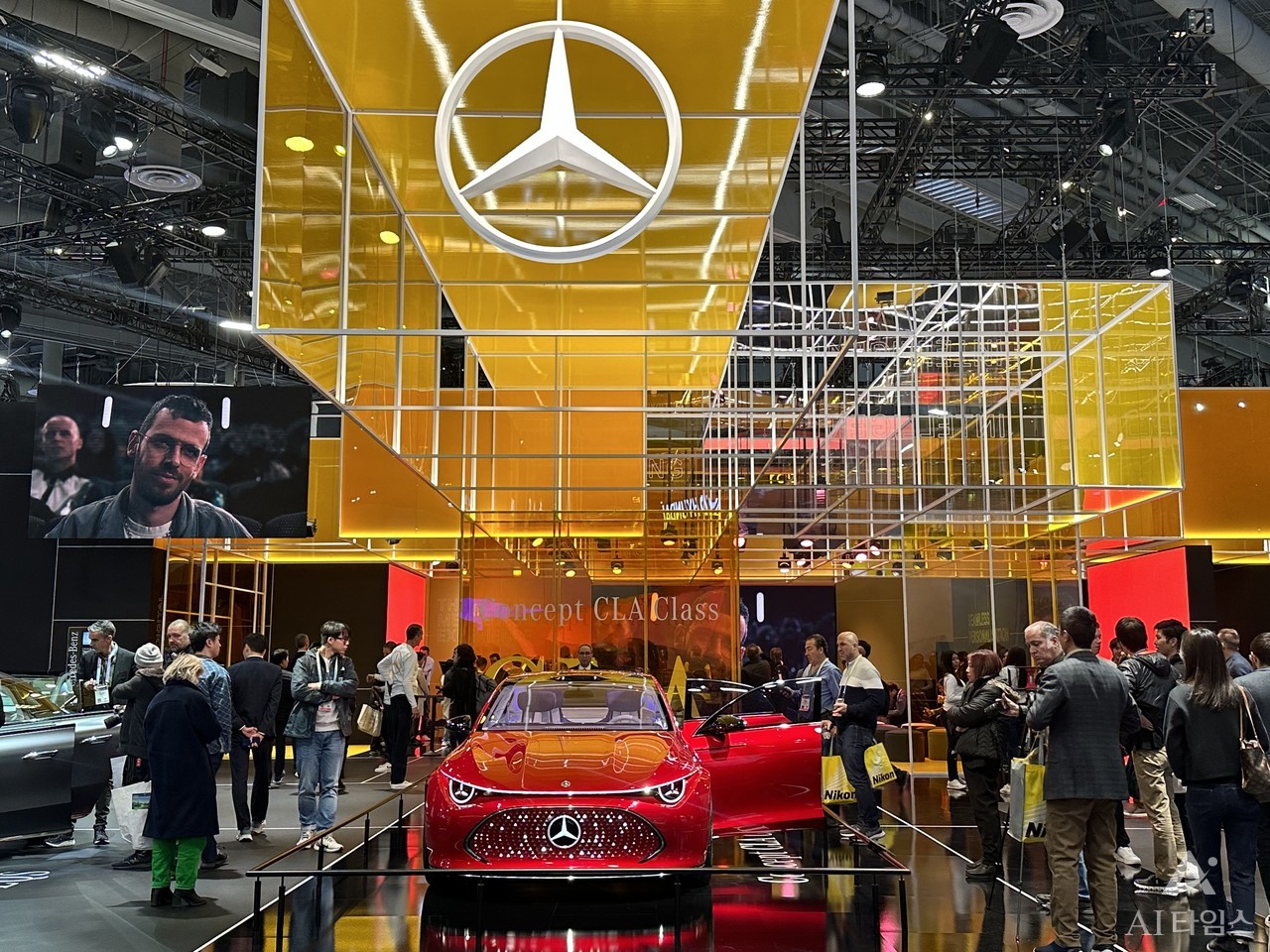 '챗GPT'를 도입한 벤츠의 부스 