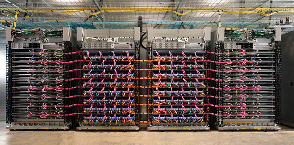 ‘TPU Pod’ equipped with 64 next-generation TPUs (Photo = Google)