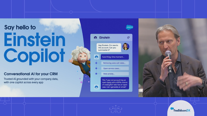 데이비드 슈마이어 세일즈포스 사장 겸 최고제품 책임자가  '트레일블레이저DX 2024 개발자 컨퍼런스'에서 아인슈타인 코파일럿을 소개하고 있다. (사진=세일즈포스)