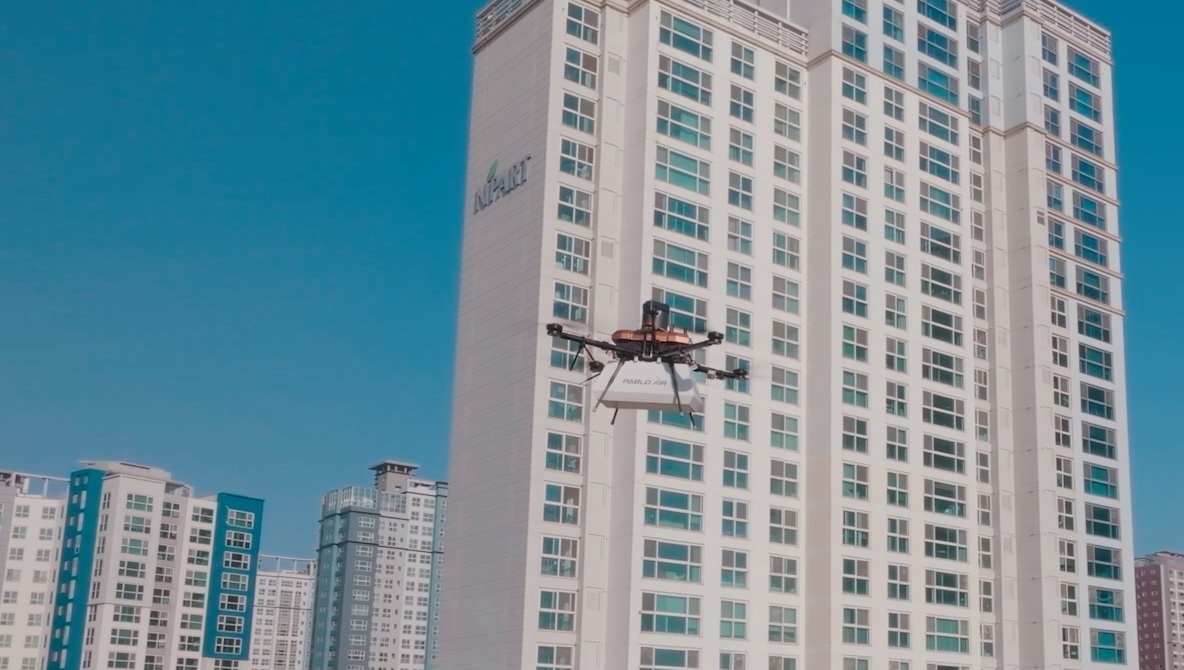 파블로항공은 지난해 국내 첫 도심지 비가시권 드론 물류 배송 실증사업에서 비행횟수 207회, 비행 누적거리 1909km의 기록을 달성한 바 있다. (사진=파블로항공)