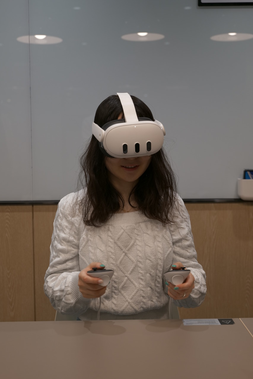 핸드 컨트롤러 작동 모습