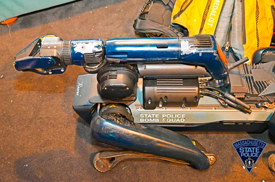 작전에 투입된 사족보행로봇 '로스코' (사진=MSP)