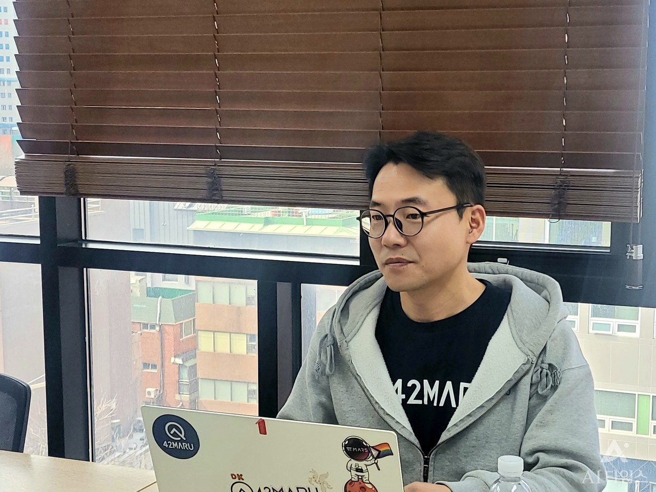 김동환 포티투마루 대표가 사업 상황을 설명하고 있다.,