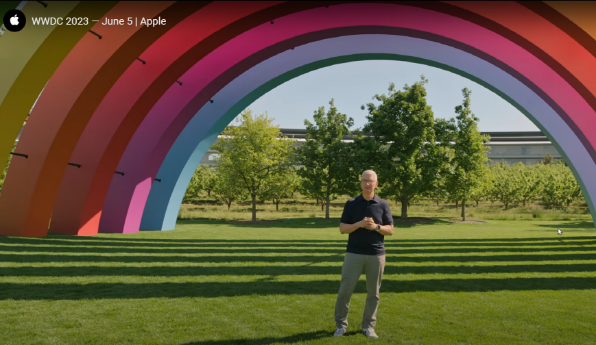 팀 쿡 애플 CEO가 지난해 6월 캘리포니아주 쿠퍼티노 애플 파크에서 열린 WWDC에서 기조연설을 펼치고 있다. (사진=애플)