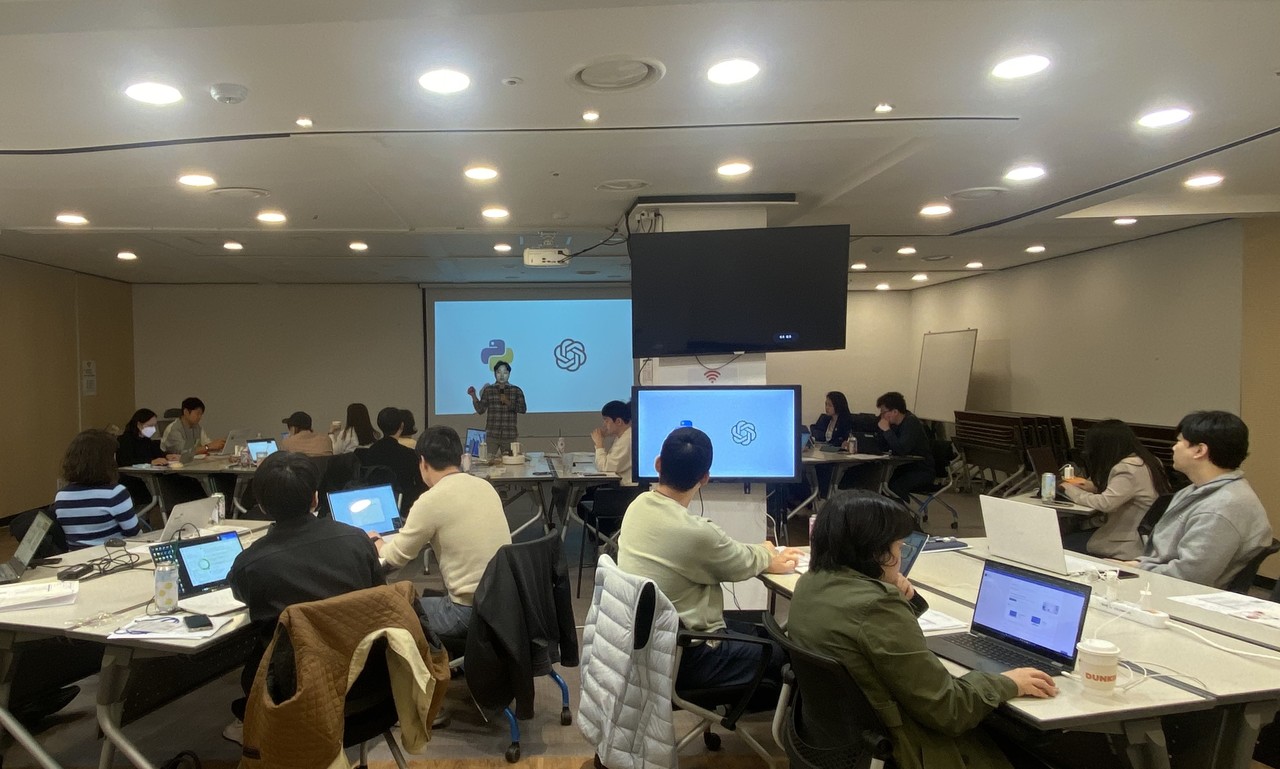 휴넷이 진행한 생성 AI 교육 현장 (사진=휴넷)