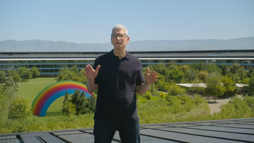 팀 쿡 애플 CEO가 WWDC 기조연설을 진행하고 있다. (사진=애플)