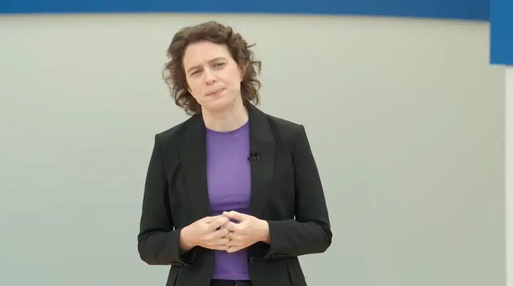 리즈 리드 구글 검색 담당 부사장이 지난달 I/O에서 'AI 개요'에 대해 설명하고 있다 (사진=구글)