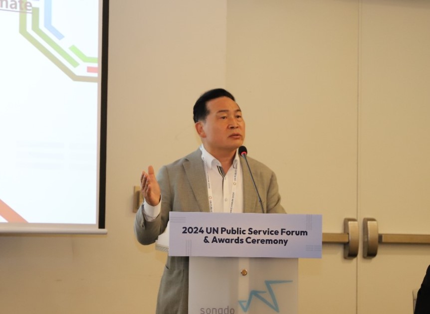 최은수 인텔리빅스 대표가 25일 ‘2024년 유엔 공공행정포럼’에서 연사로 참여했다.(사진=인텔리빅스)