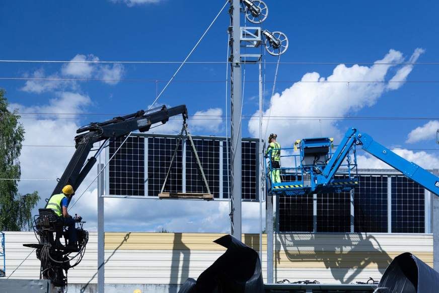 Solar module construction scene (Photo = Solitec)