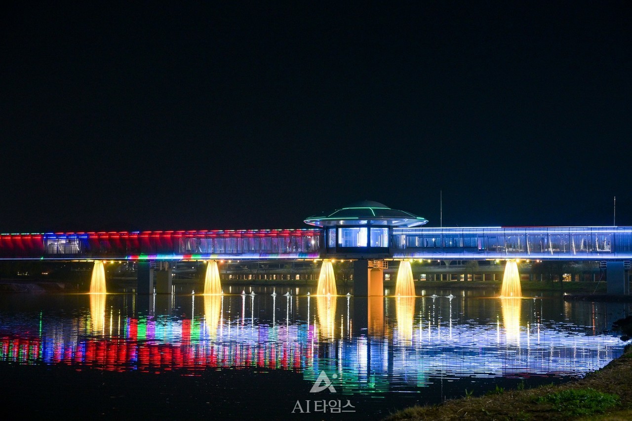순천 국가정원 내 스페이스 브릿지 야경 (AI타임스 자료사진)