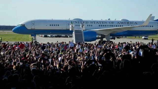 디트로이트 메트로폴리탄 웨인 카운티 공항에서 열린 선거 집회 (사진=유튜브 캡처)