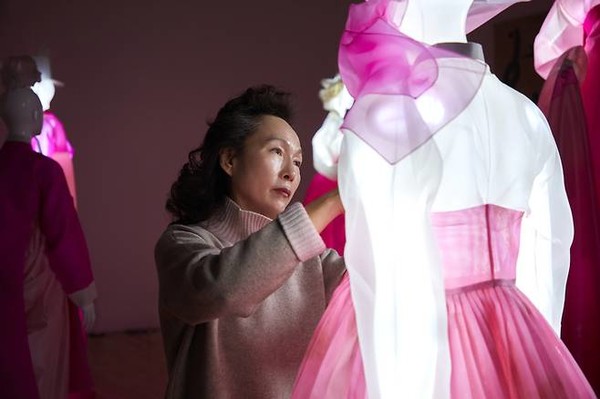Kim Hye-soon, master of Korean royal court attire. (Photo = Kim Hye-soon Hanbok)