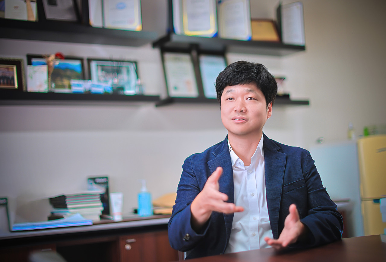 강성준 경희대 정보전자신소재공학과 교수 (사진=경희대)