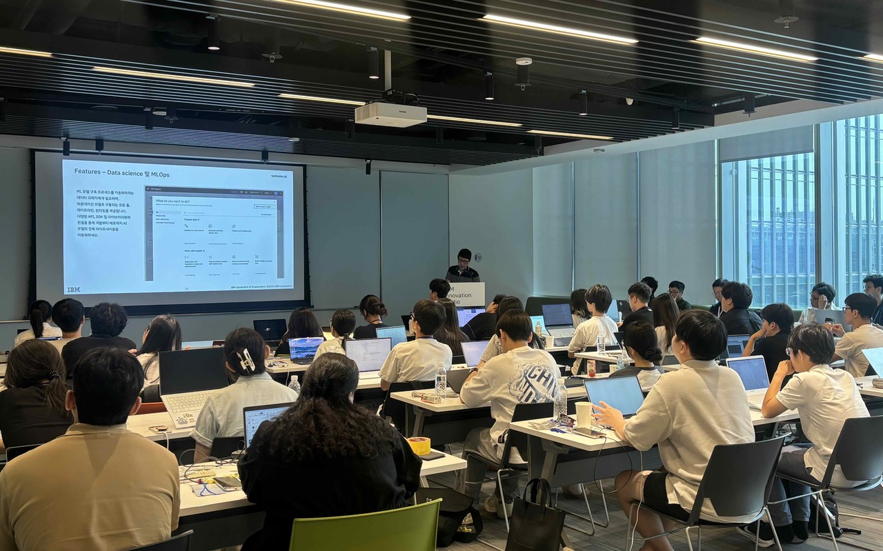 IBM-경기과기대가 진행한 '2024 하계 AI 해커톤' 현장 (사진=IBM)
