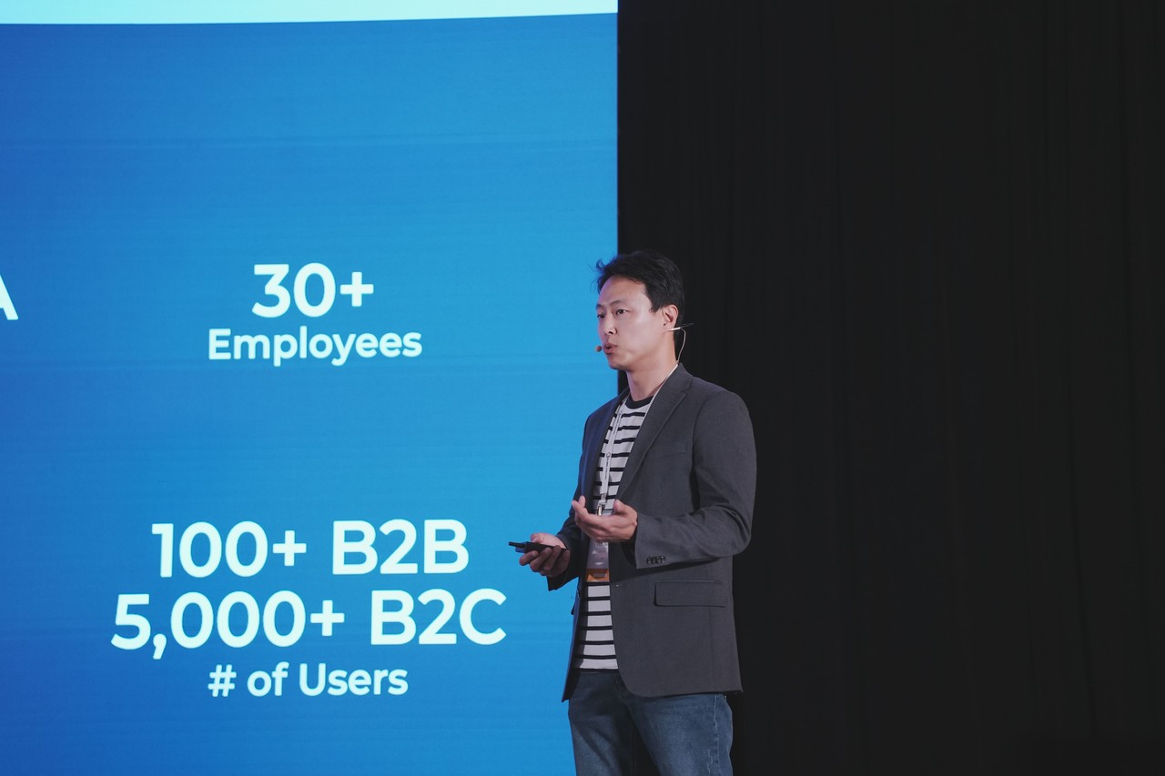 정영훈 XL8대표가 미국 산타 클라라 매리어트호텔에서 열린 ‘K-Global@실리콘밸리 2024’에서 발표를 진행하고 있다. (사진=XL8)