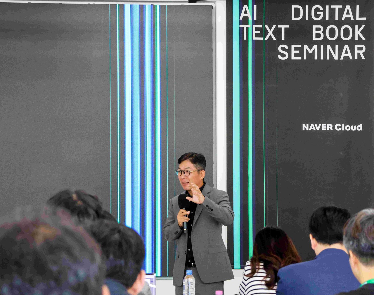 김유원 네이버클라우드 대표가 세미나에서 개회사를 진행하고 있다. (사진=네이버클라우드)