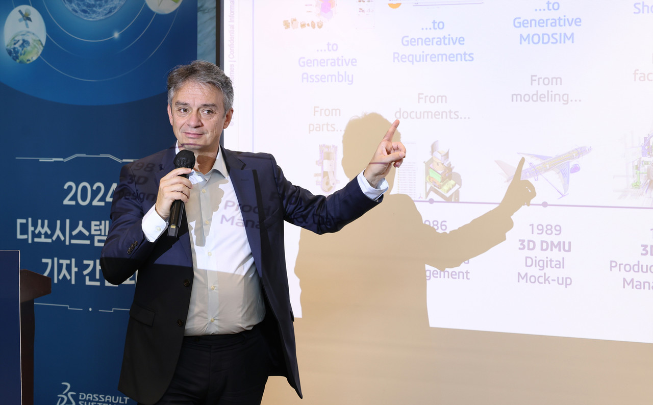 파스칼 달로즈 다쏘시스템 CEO가 국내 기업과의 파트너십에 대해 발표하고 있다. (사진=다쏘시스템)
