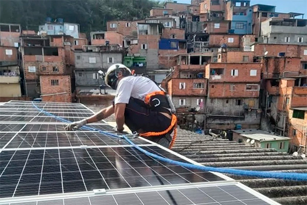 (사진=레볼루솔라)