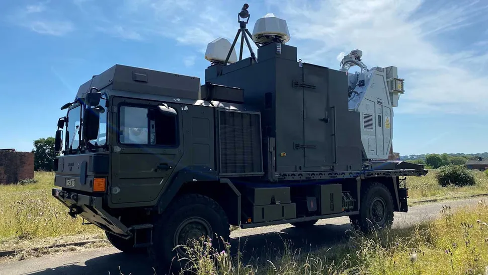 군용 차량에 장착된 RFDEW (사진=영국 국방부)