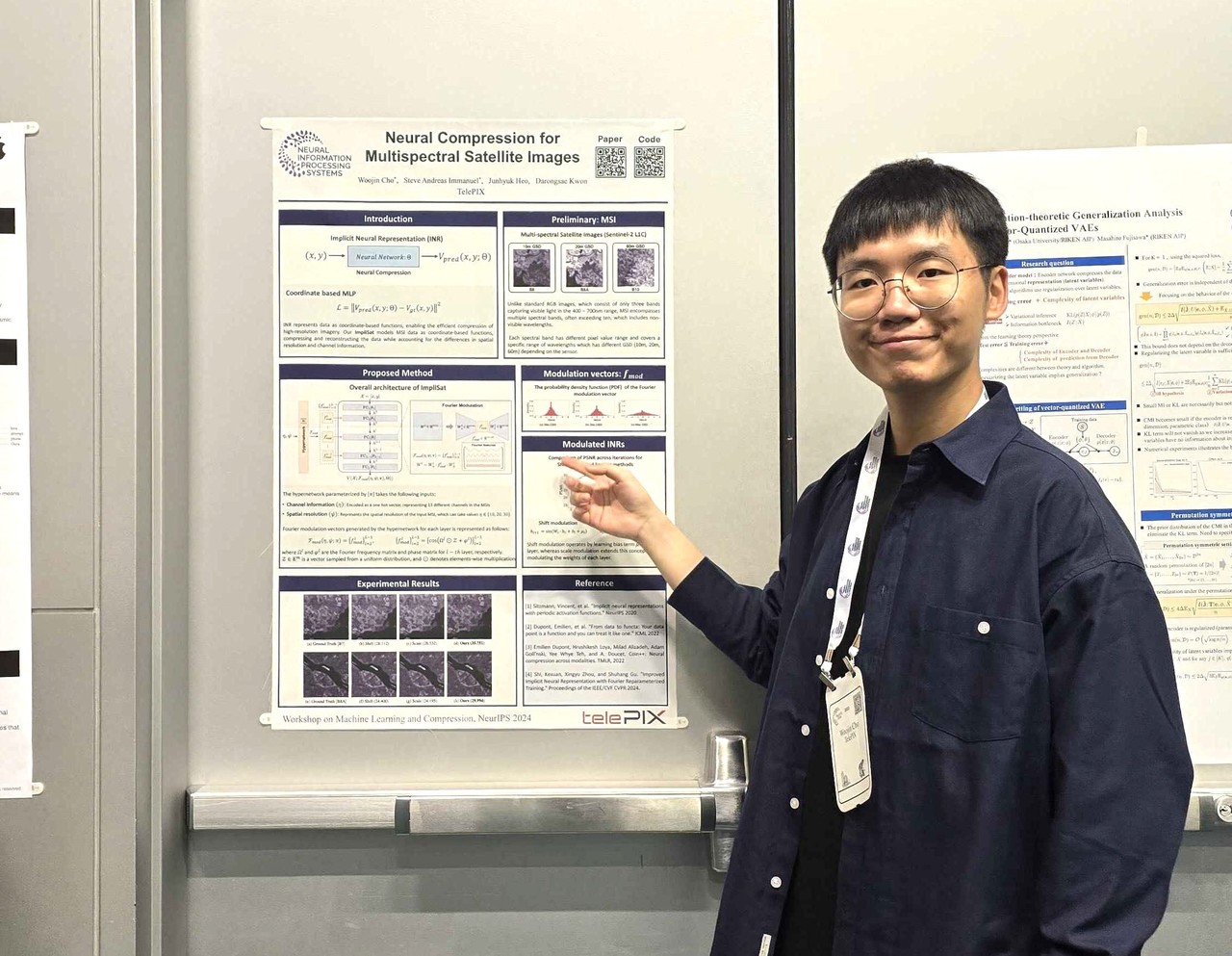 조우진 텔레픽스 AI 연구원이 ‘2024 뉴립스’ 발표현장에서 기념사진 촬영을 하고 있다. (사진=텔레픽스)
