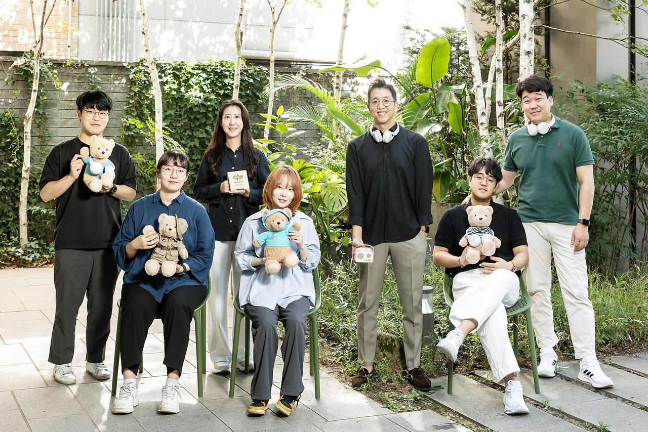 SKT와 협업 사례를 발표할 AI 혁신스타트업 관계자들 (사진=SKT)