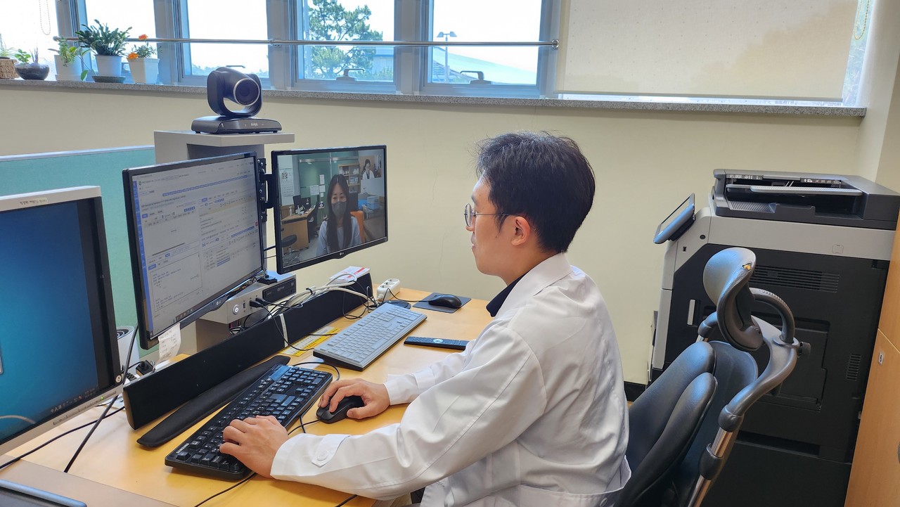 신안군 보건소 지배면 진료 모습 (사진=전남도)