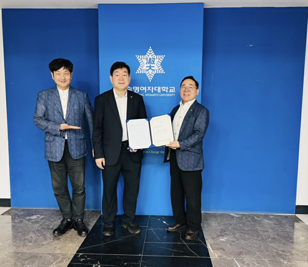 양성길 수석부회장(왼쪽부터), 문형남 회장, 정운성 부회장 (사진=한국AI교육협회)