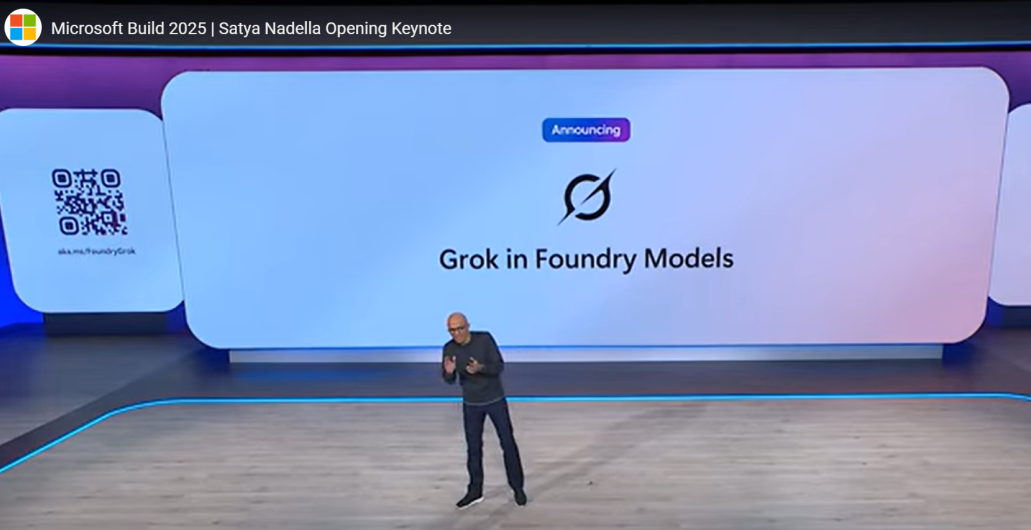 나델라 CEO가 '그록' 호스팅을 발표하고 있다. (사진 =MS)