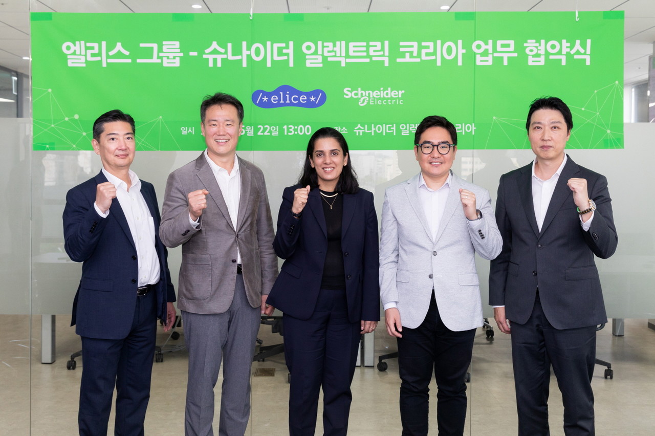 엘리스그룹과 슈나이더 일렉트릭 코리아의 AI 데이터센터 사업 협력 기념 사진