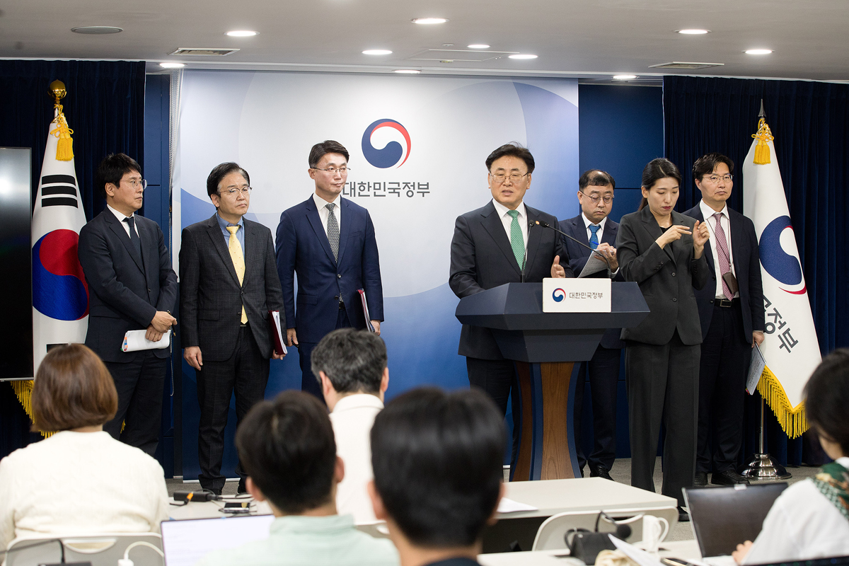 유상임 과학기술정보통신부 장관이 9일 오전 서울 정부서울청사에서 '2025년도 과기정통부 핵심과제 4월 실적 및 5월 계획'을 브리핑 하고 있다. (사진=과기정통부)