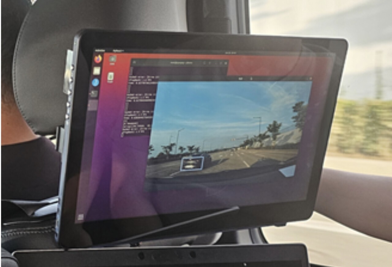 경기도 화성 일대에서 진행한 차량 탑재 기술 실증 과정 (사진=아크릴)